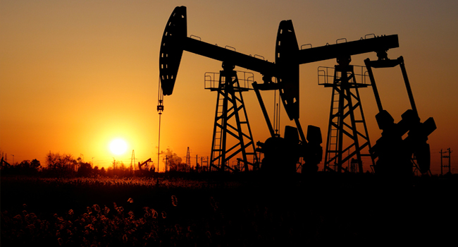 Global crude oil prices climbs over 1 dollar