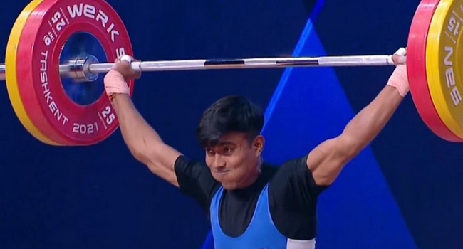 Commonwealth Weightlifting Championships: Sanket Mahadev Sargar wins gold medal in Men's 55 kg snatch category