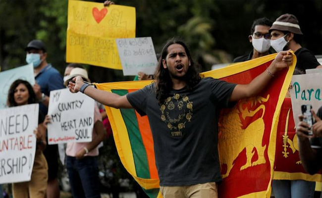 Massive protest erupts in Colombo amid economic crisis