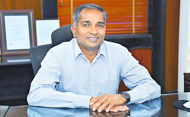 Srini Vasareddy as the Director of IICT