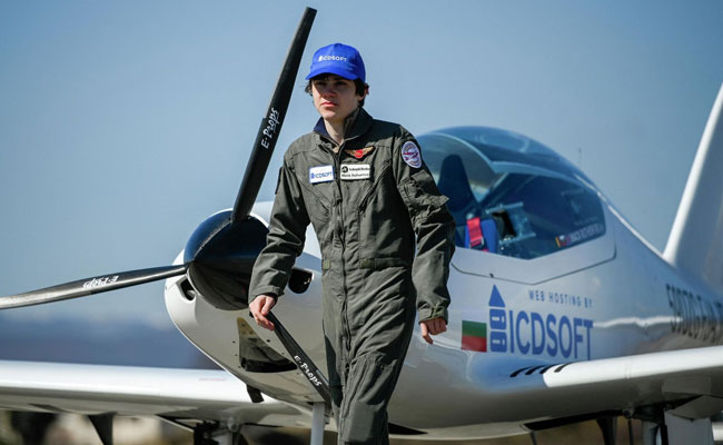 17-year-old pilot Mack Rutherford sets record for solo flight around world