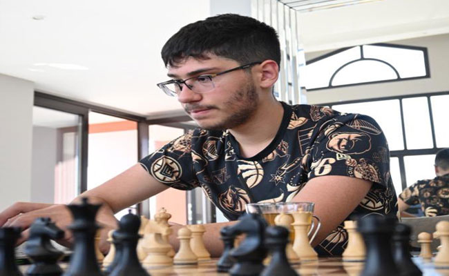 Beating Alireza Firouzja's Brother : r/chess