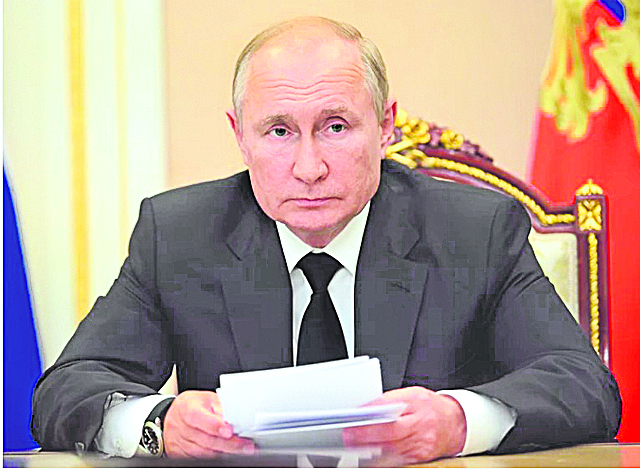 Russian President Vladimir Putin orders Military mobilization to protect Moscow's territorial integrity