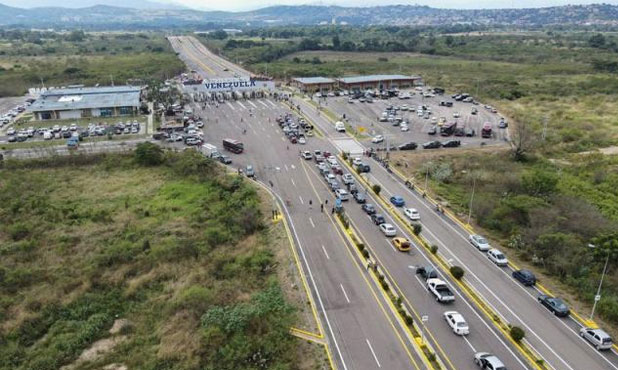 Venezuela and Colombia fully reopen shared border