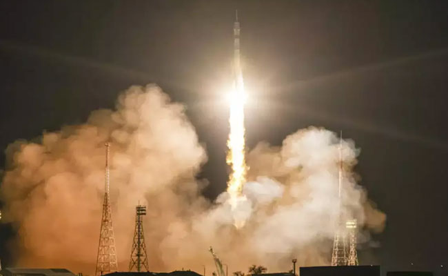 Russia launches Soyuz Space craft to bring back stranded astronauts