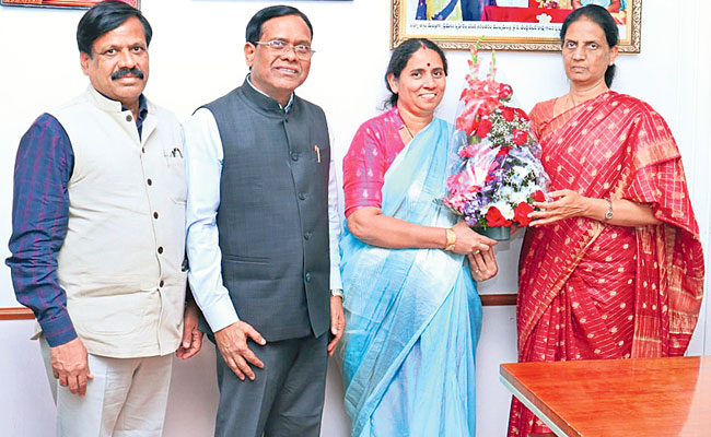 Vijjulata as VC incharge of Telangana Mahila University