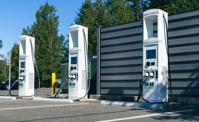 Centre sanctions Rs 800 crore for setting up over 7000 public EV charging stations across country