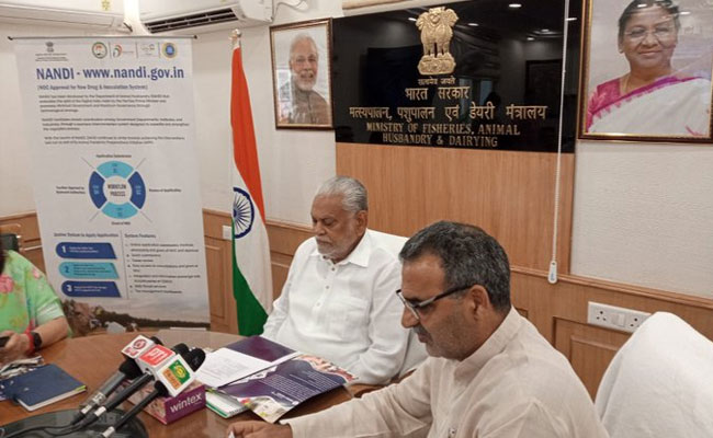 Union Minister Parshottam Rupala launches NOC Approvals for New Drugs & Inoculation System