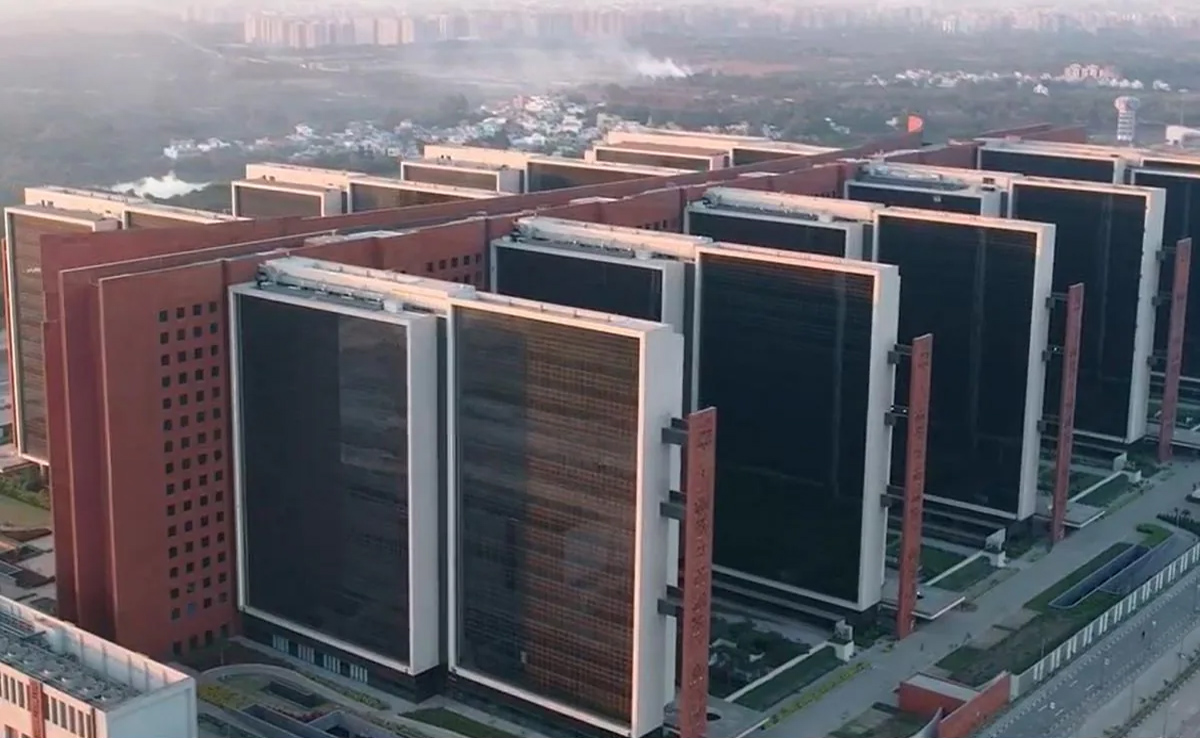 World's Largest Office