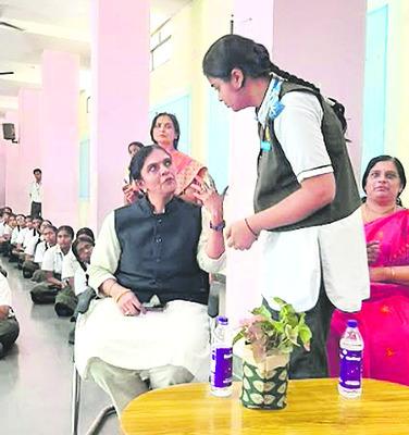 ips sandhya speech to students at atmakuri ramarao school