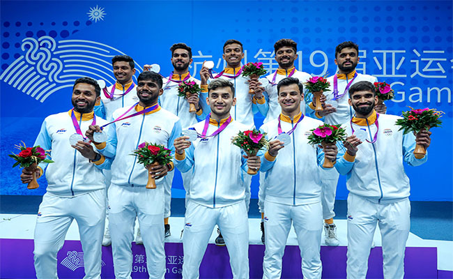 India wins silver in men's badminton 