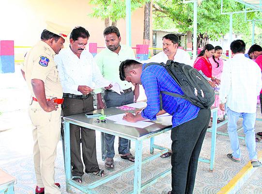 SPD Certificate Verification Process, Constable Exam Results Verification, SPD Uday Kumar Reddy verifying the certificates of candidates, Official Announcement of Certificate Verification