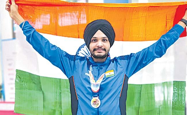 Sarabjot Singh: Bronze Medalist in Men's 10m Air Pistol at Asian Shooting Championship 2023, Asian Shooting Championship, Indian Shooter Sarabjot Singh Wins Bronze in Asian Shooting Championship 2023, 