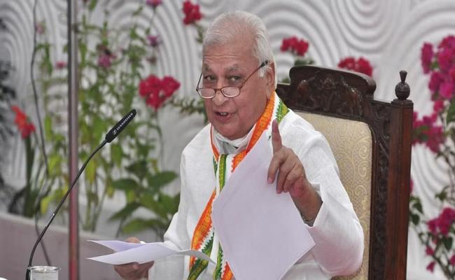 Governor Arif Mohammad Khan's delay criticized by Kerala government, Governor Arif Mohammad Khan's role in bill approval criticized by Kerala,Governor Arif Mohammad Khan's role in bill approval criticized by Kerala, Kerala Government moves Supreme Court against the Governor,Kerala government objects to Governor's delay in bill approval