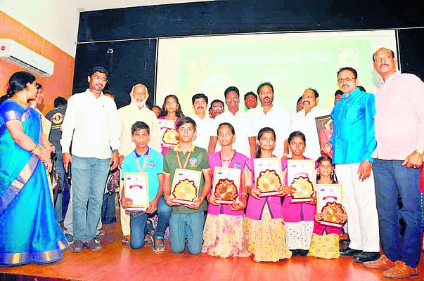 Recognition for Academic Excellence on Kalam's Birthday, November 19 Awards Ceremony at DPS Tirupati Rural, Delhi Public School Celebrates Kalam's Birth Anniversary, Meritorious Students Honored at Chirugowada Mandal. Kalam awards for meritorious students, Abdul Kalam Birth Anniversary Awards at Tirupati Rural, 