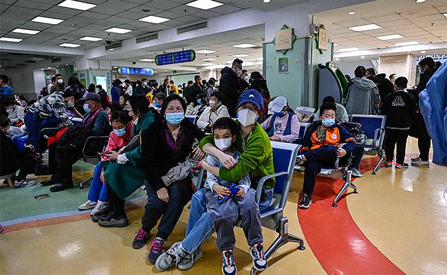 Fearful reactions: The mention of the word 'Corona' evokes distress. Mysterious pneumonia outbreak in China, Emotional response: A simple mention of Corona triggers fear.