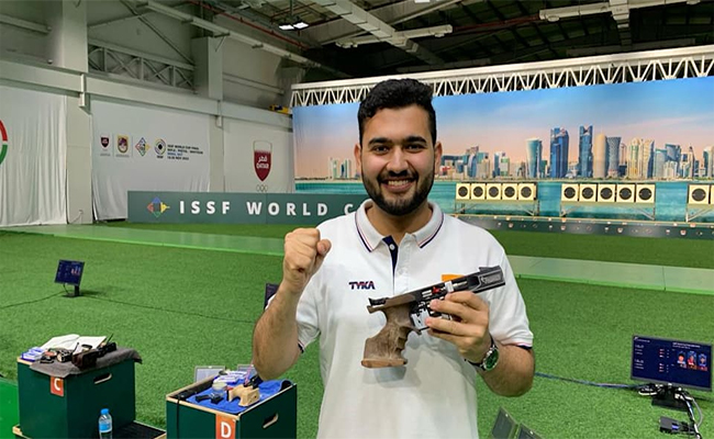 Indian shooter Anish Bhanwala with his well-earned bronze in ISSF World Cup final. Anish Bhanwala wins bronze medal in ISSF World Cup Final 2023, Anish Bhanwala excels at the ISSF World Cup final., 