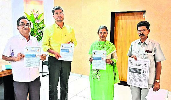 ITDA Project Officer Suraj Ganore launches online employment card registration in Rampachodavaram.  Rampachodavaram residents can access employment cards with simple online documentation.   ITDA Project Officer Suraj Ganore   Launch of online employment registration at the local ITDA camp office.