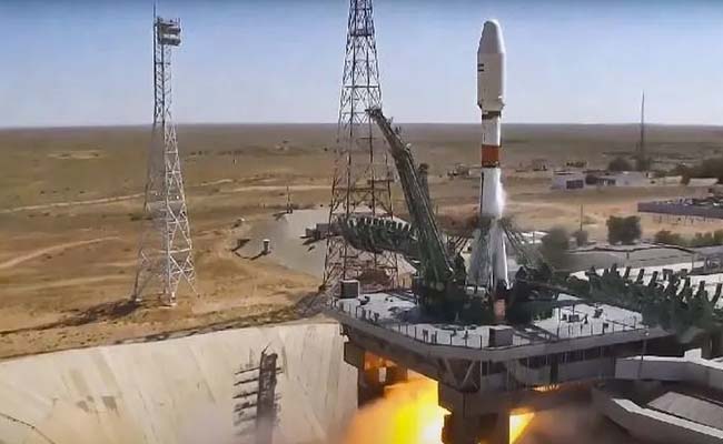 Kayhan-2 satellite launched successfully   Iranian satellite Mahda in space  Iran Says It Launched Three Satellites Simultaneously Into Orbit   Iran's Hatef-1 satellite takes to the skies amidst Middle East tensions