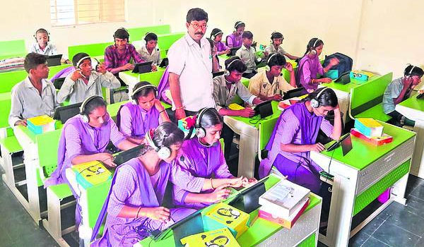 Computers and LED screens in schools under CM YS Jaganmohan Reddy's program.  Better teaching with technology  YS Jaganmohan Reddy's Nadu-Nedu initiative 