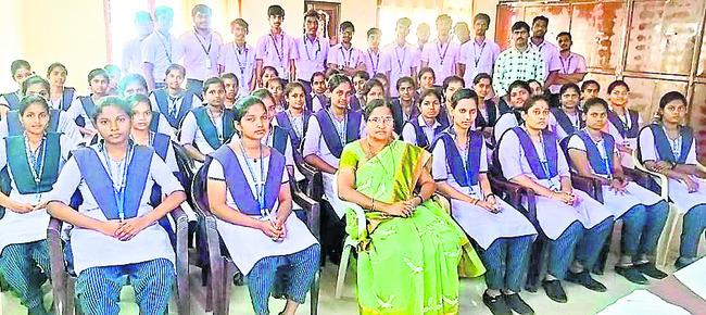 Andhra Pradesh Engineering Student Internship Program   Engineering students teaching juniors, earning stipend in Andhra Pradesh  Government Internships For Engineering And Computer Sciences Students