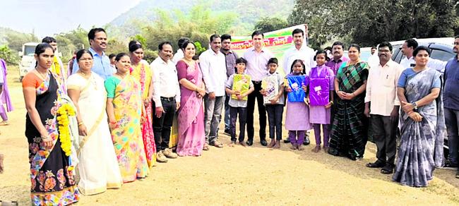 Collector appreciates students for their success in scholarship exam