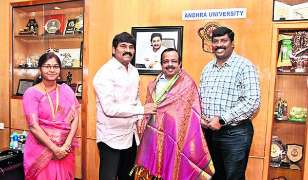 NOAA Representative Visits Andhra University    Andhra University Alumni Students    Dr. Vijay Talla Pragada, Chief Scientist of NOAA, visiting AU Campus
