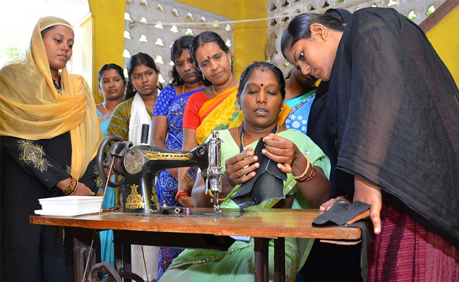 Announcement of free tailoring training program    Free training for women in tailoring from tuesday with certificates  Rural Self-Employment Training Institute  