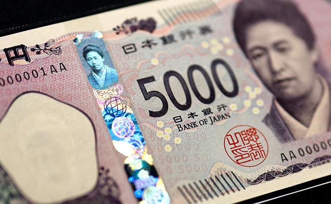 World's First 3D Holograms Currency Notes invented in Japan