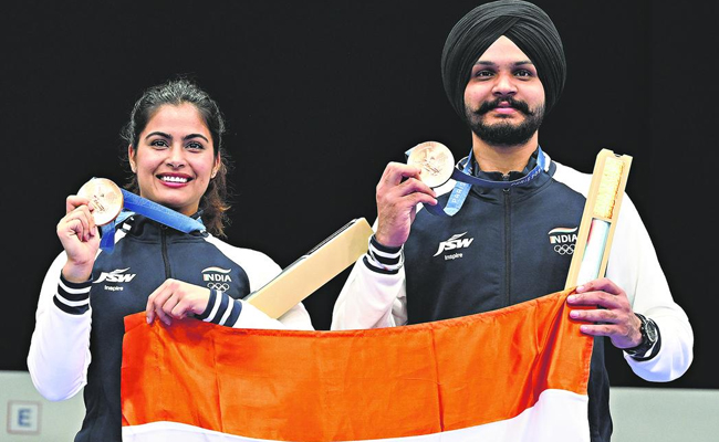 Manu Bhakar and Sarab Jyot Singh jodi won Bronze medal in shooting