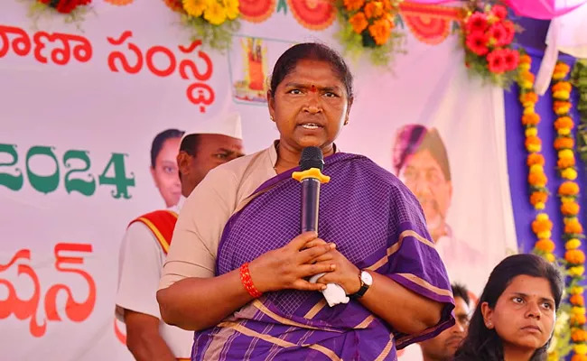 telangana minister seethakka  Announcement of 11,000 Anganwadi jobs in Telangana Sitakka announcing Anganwadi job opportunities  