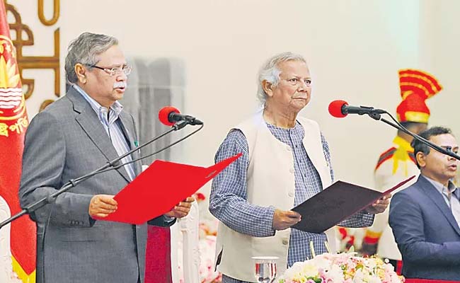 Mohammad Yunus taking oath as head of caretaker government in Bangladesh  Muhammad Yunus takes oath as head of interim government