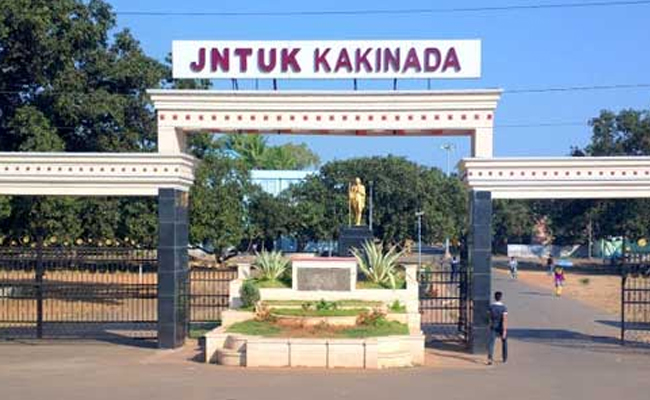 Applications for M Tech admissions at JNTU Kakinada  JNTUK Kakinada campus entrance  JNTUK Narasaraopeta campus view M.Tech admissions 2024-25 announcement  JNTUK admission application form  JNTUK sponsored stream M.Tech program 