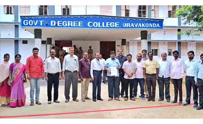 Uravakonda government degree awarded with NAAC 'A' Grade