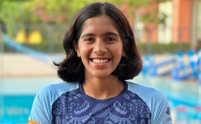 Telangana Swimmer Vritti Agarwal won gold medal in Aquatics Championship