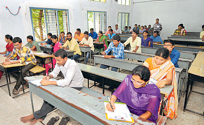 Teachers training session in Guntur on October 4-6  Trainers discussing mental behavioral corrections for students STEP coordinators Sathyaprasad Reddy and Sethu Rameswara Reddy speaking about teacher training Coaching for teachers to improve and make students self confidence higher