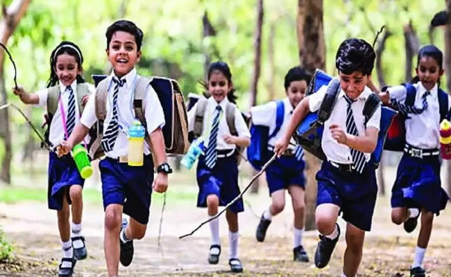 Good news for students.. four days holidays  Holiday announcement for schools in Telugu states with a note on the 14th, 15th, 16th, and 17th of September Government notice of extended school holidays in September due to Milad un Nabi and Vinayaka Nimarjanam 