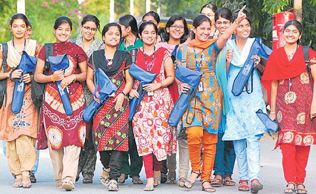 Telangana Colleges Bandh  Sakshi Education: All private degree and PG colleges across the state will be closed indefinitely. The management association of various colleges has taken a decision to this extent. General Secretary of Colleges Association Narasimhayadav said that due to non-payment of fee reimbursement to poor and middle class students studying in private colleges, college owners are facing serious difficulties  