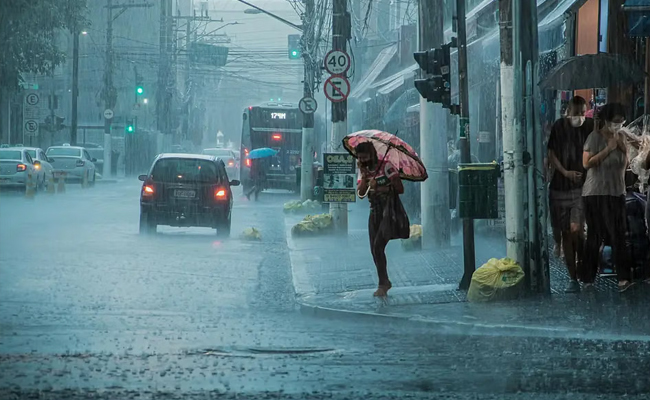 Heavy Rains in Hyderabad for the Next Three Days: Schools Closed