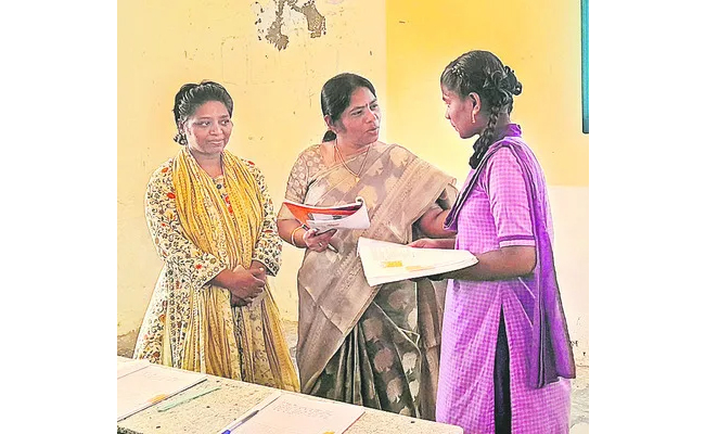 Sudden inspection at government high school  Bathula Padmavathi inspecting NRPM High School in Chirala  