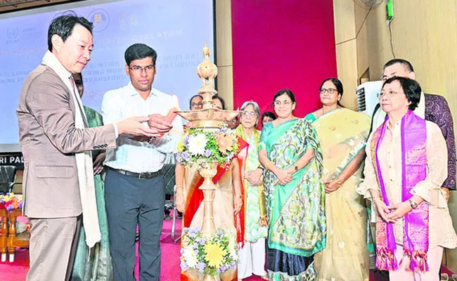 Training session on digital technology for aspiring women entrepreneurs  Three days training on digital technology at padmavati women's university