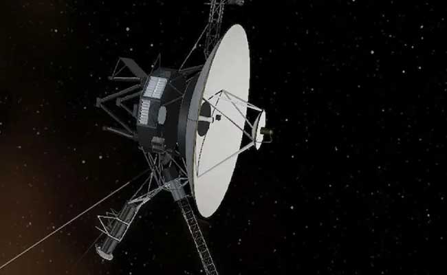 Voyager 1 shocks NASA by communicating with a radio system not used since 1981