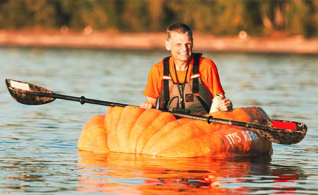 US Man Building Boat From Giant Pumpkin Setting A New Guinness World Record