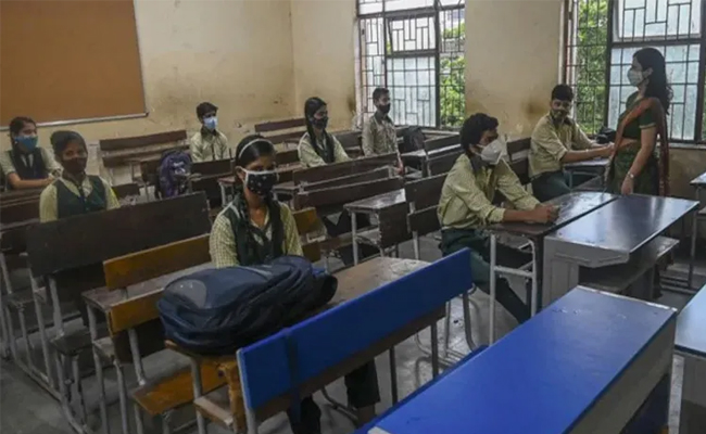 Delhi schools to run in hybrid mode