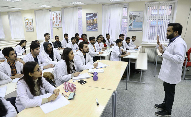 Top 10 Best Medical Courses  Alternative medical courses after 10th grade  Career opportunities in medicine without MBBS  Medical field jobs without MBBS or BDS  