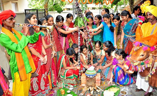 Telangana clarity on sankranti holidays 2025  Sankranti holidays announcement for students in Telangana and AP  Telangana Sankranti holidays news for students in 2025  Sankranti holidays clarity for Telangana students  Sankranti festival holiday duration in Telangana and AP  Sankranti holiday announcement for schools in Telangana and Andhra Pradesh  