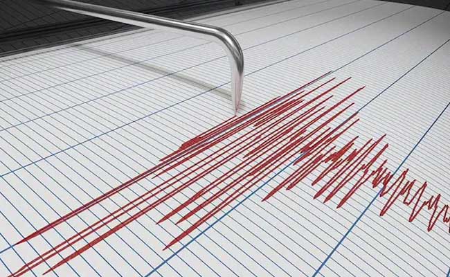 Massive 7.1 Magnitude Earthquake Hits Nepal   Nepal-Tibet border earthquake damage 