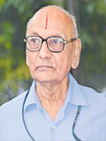Dr Tripuraneni Hanuman Chowdary