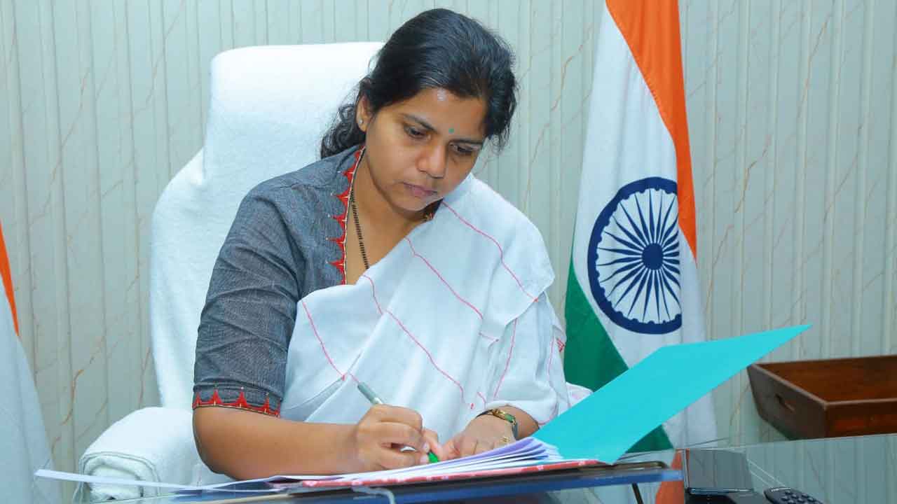 ila tripathi ias story in telug