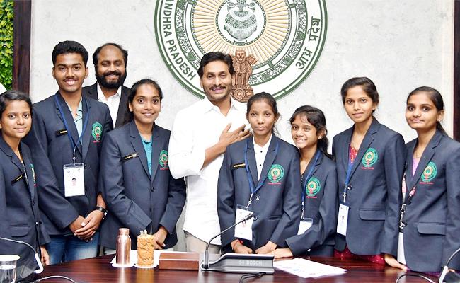 ap cm ys jagan with students